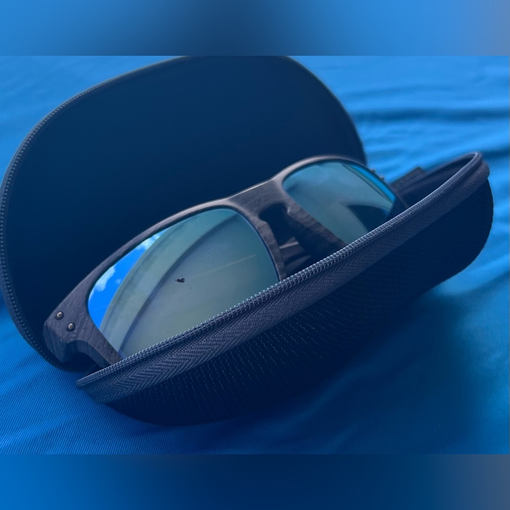 Oakley men’s Holbrook XL wood grain collection - Picture 6 of 9